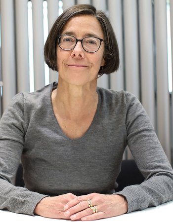 A picture of Dr. Maria Thomas.