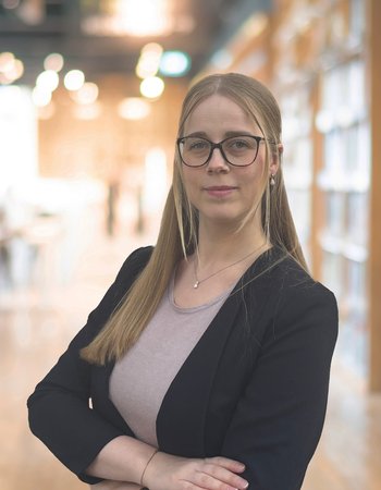 A picture of Dr. des. Lara Rössig.