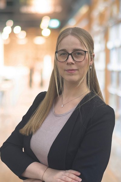 A picture of Dr. des. Lara Rössig.